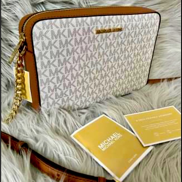 Michael Kors “Jet Set”LG Ew Crossbody & “Jet Set”Vanilla LG double zip Wristlet! - Picture 2 of 7